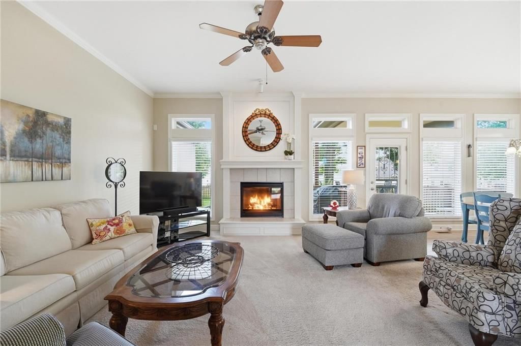 812 SW Nautica Court — photo 4