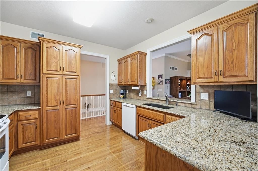 812 SW Nautica Court — photo 12