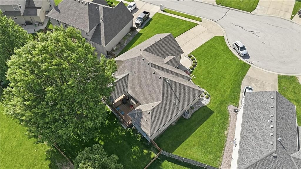 812 SW Nautica Court — photo 36