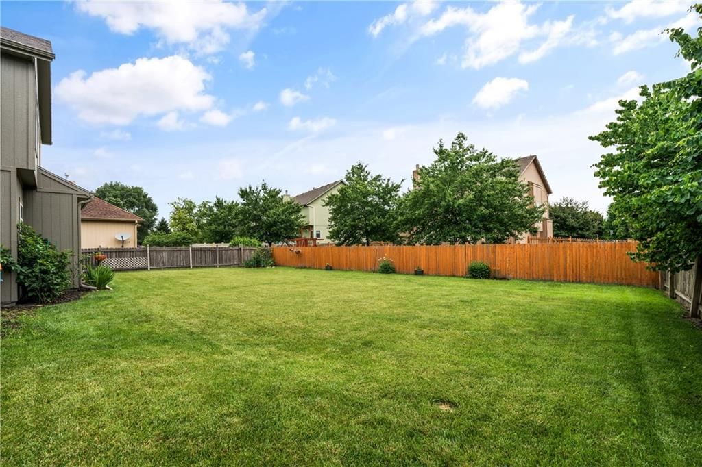 15337 S Greenwood Street — photo 38