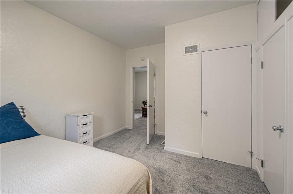 1801 S Broadway Street — photo 18
