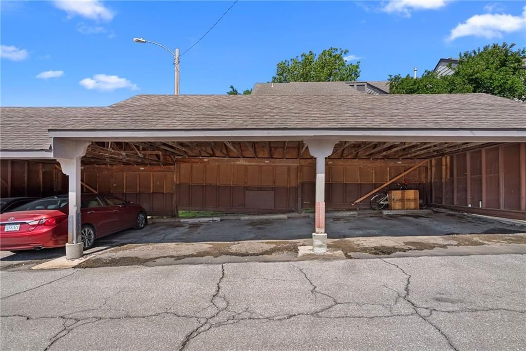 1318 Westbrooke Street — photo 16