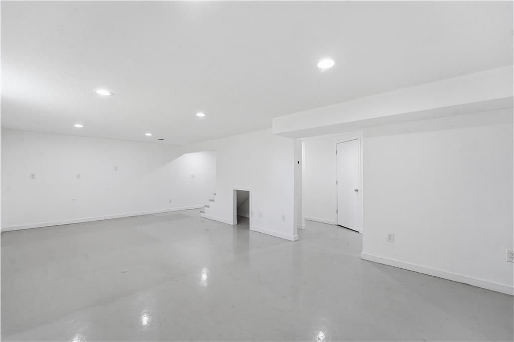 9700 E 82nd Street — photo 32