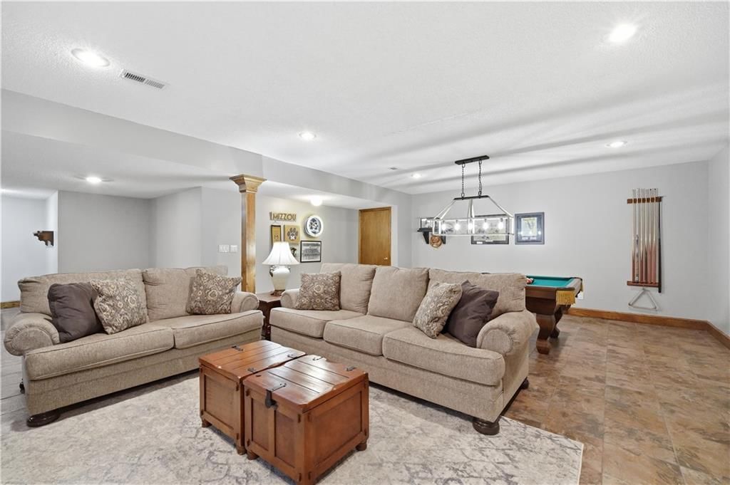 579 N Winnebago Drive — photo 45