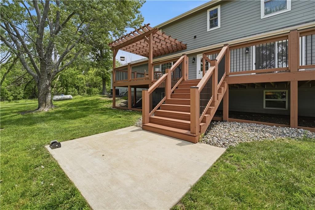 1390 N 550th Road — photo 58