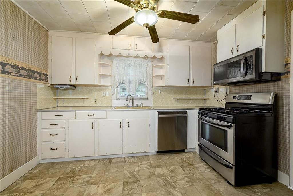 110 E 3rd Street — photo 5