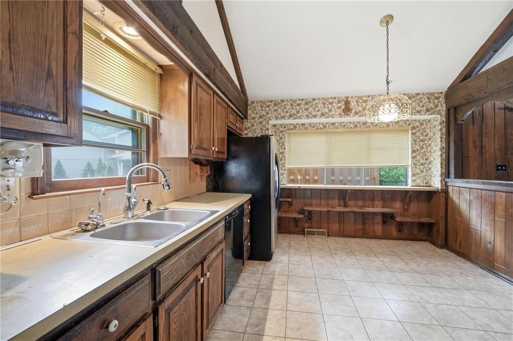 8100 Hauser Street — photo 16