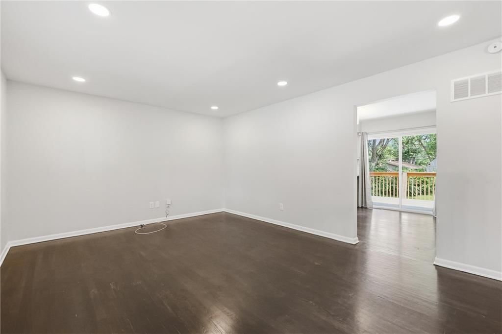 5012 Powell Avenue — photo 7
