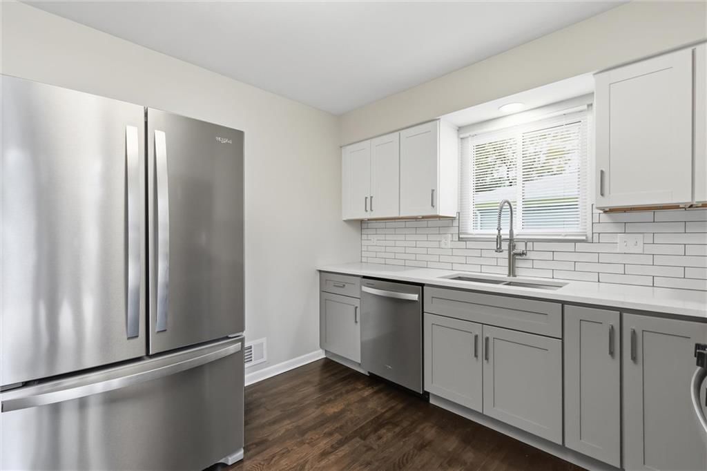 5012 Powell Avenue — photo 17