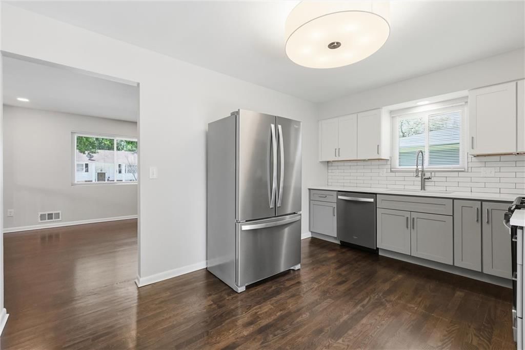 5012 Powell Avenue — photo 18