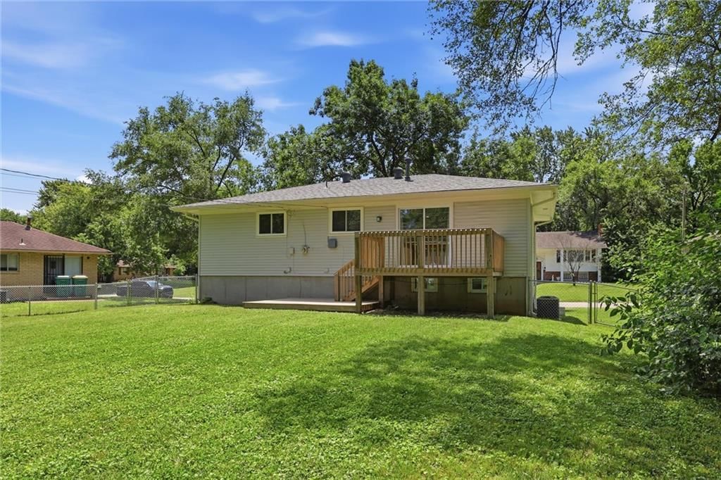 5012 Powell Avenue — photo 40