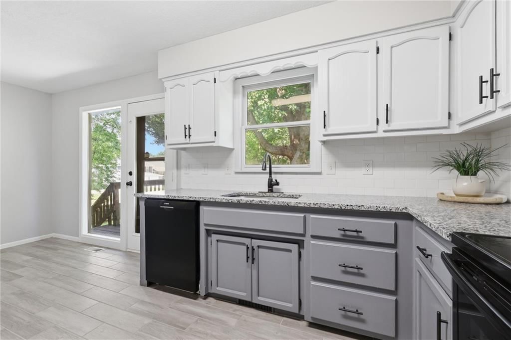 10216 N Main Street — photo 10