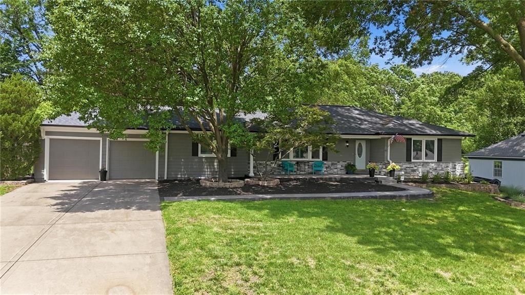 1216 W 97 Street — photo 2