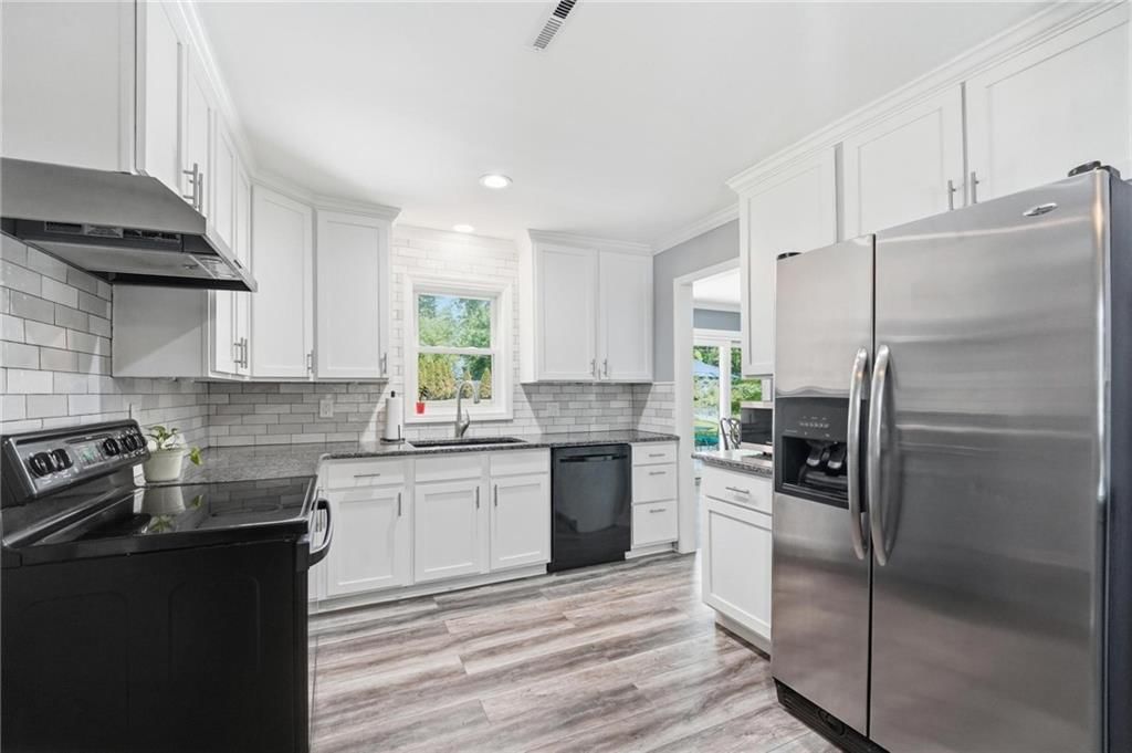 1216 W 97 Street — photo 12