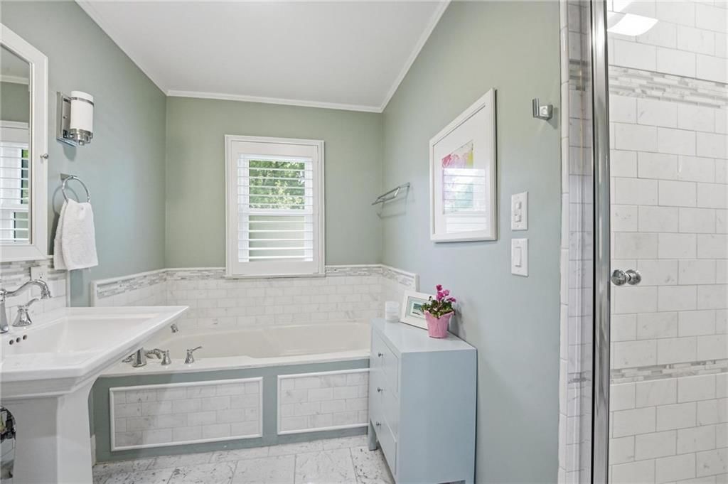 1216 W 97 Street — photo 35