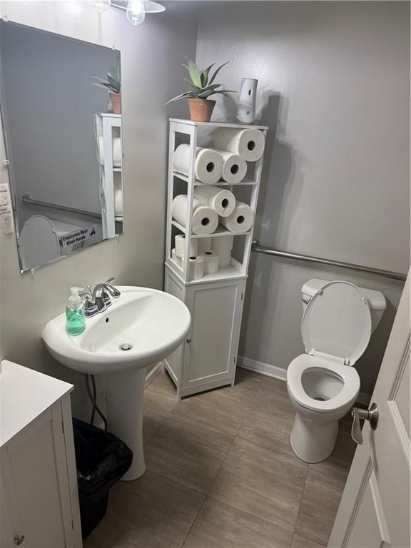 124 W Grand Street — photo 13