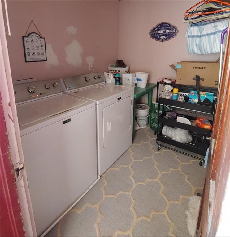 124 W Grand Street — photo 21