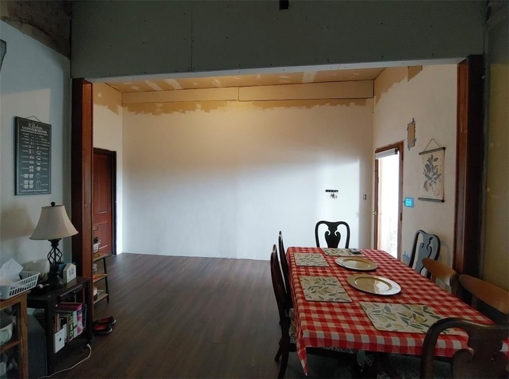 124 W Grand Street — photo 23