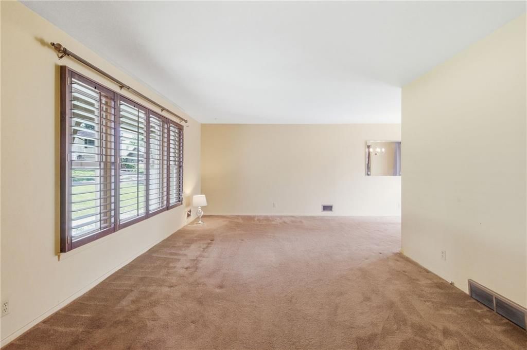 9409 W 89th Street — photo 5
