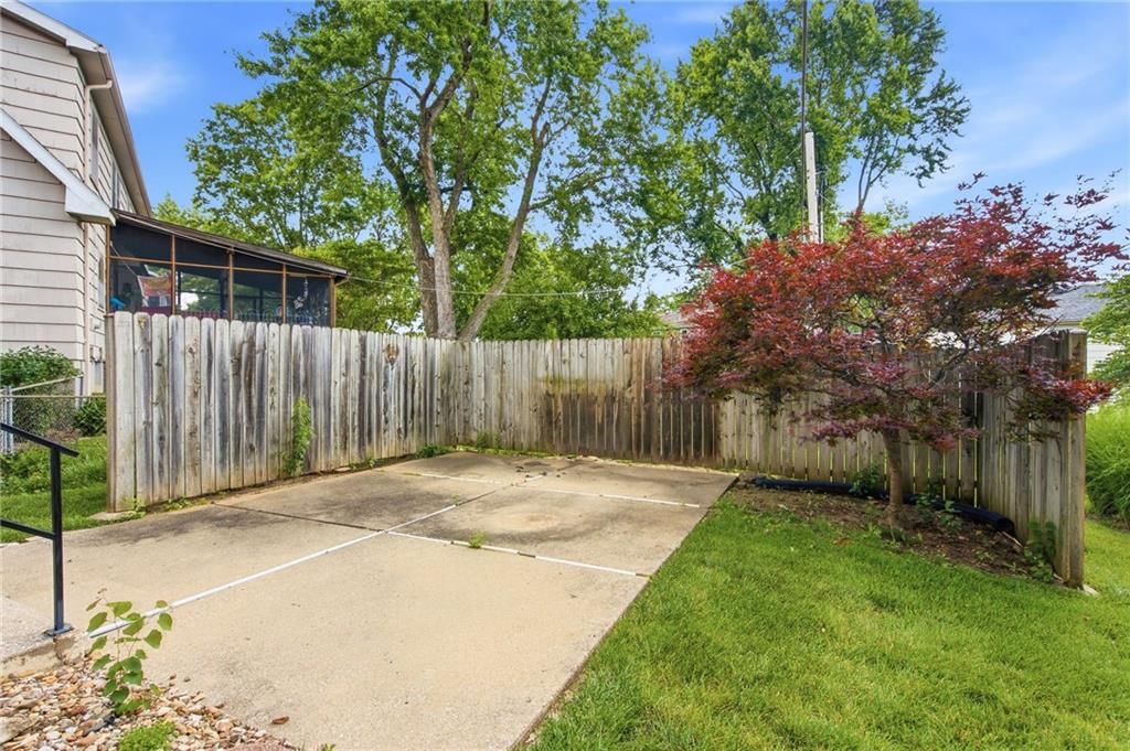 9409 W 89th Street — photo 40