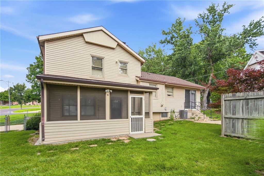 9409 W 89th Street — photo 43