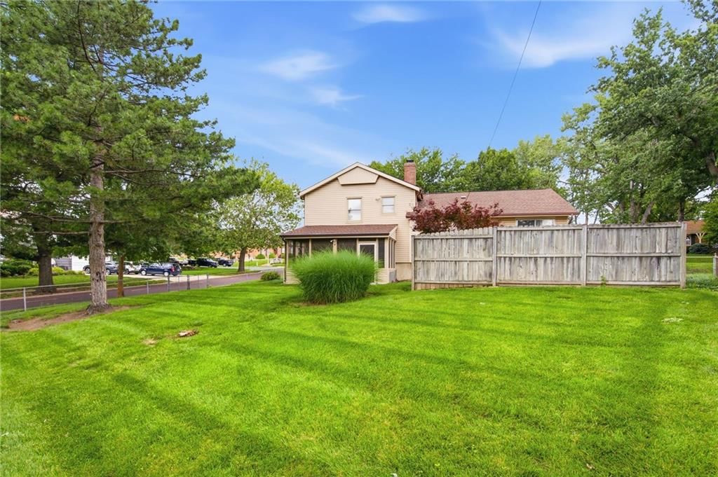 9409 W 89th Street — photo 47