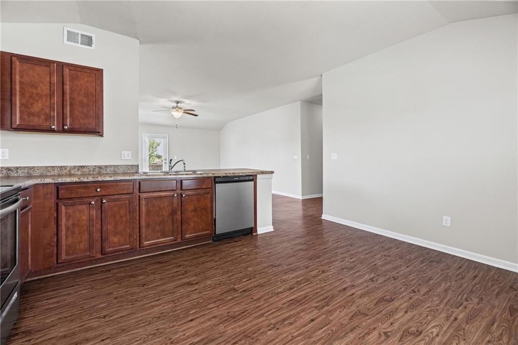 17195 S Pratt Street — photo 9