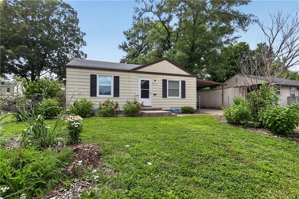 2218 S Overton Avenue — photo 3