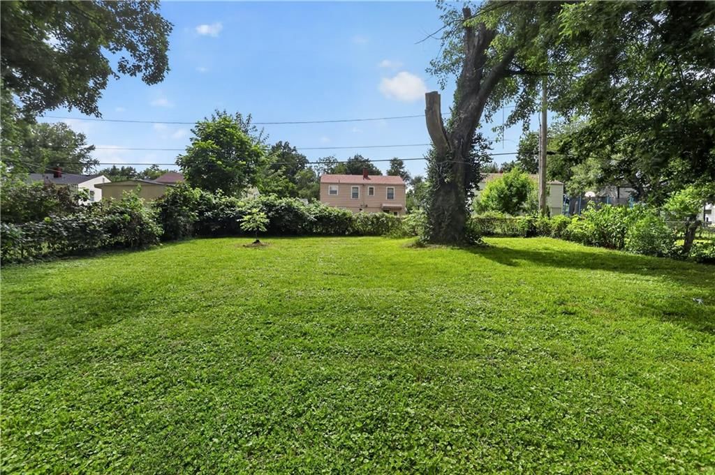 2218 S Overton Avenue — photo 5