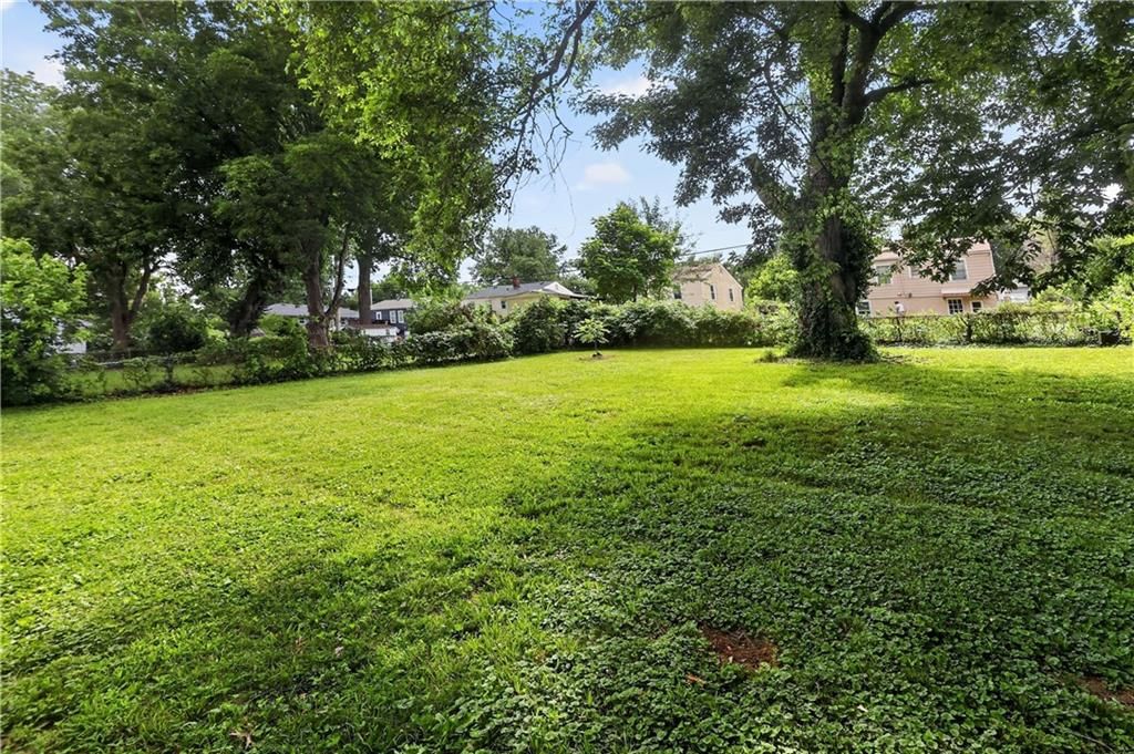 2218 S Overton Avenue — photo 8