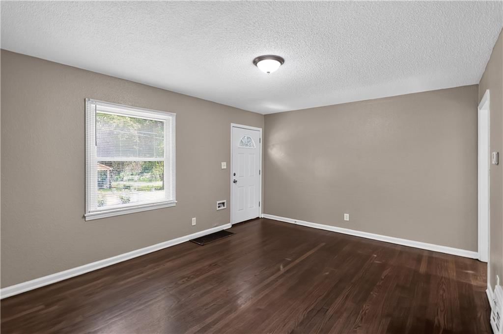 2218 S Overton Avenue — photo 11