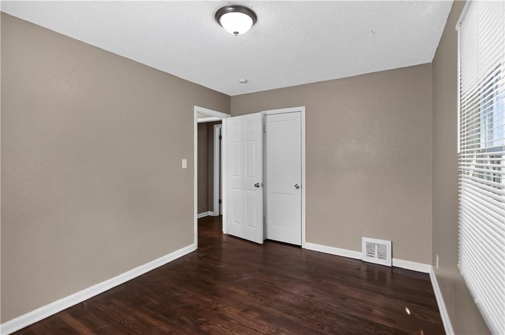 2218 S Overton Avenue — photo 18