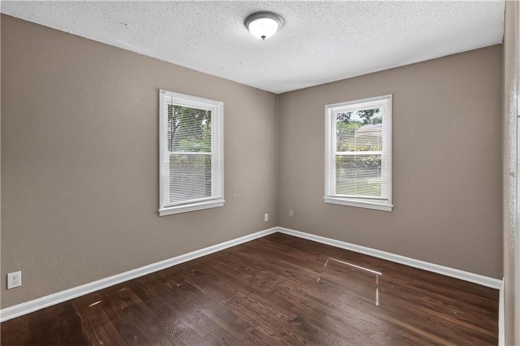 2218 S Overton Avenue — photo 21