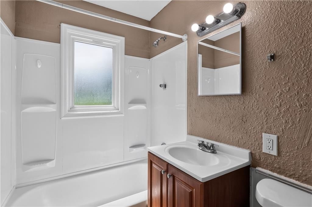 2218 S Overton Avenue — photo 23