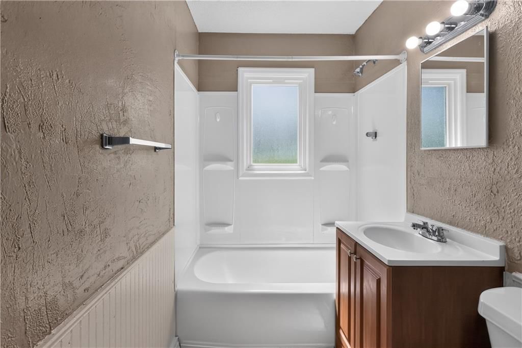 2218 S Overton Avenue — photo 24