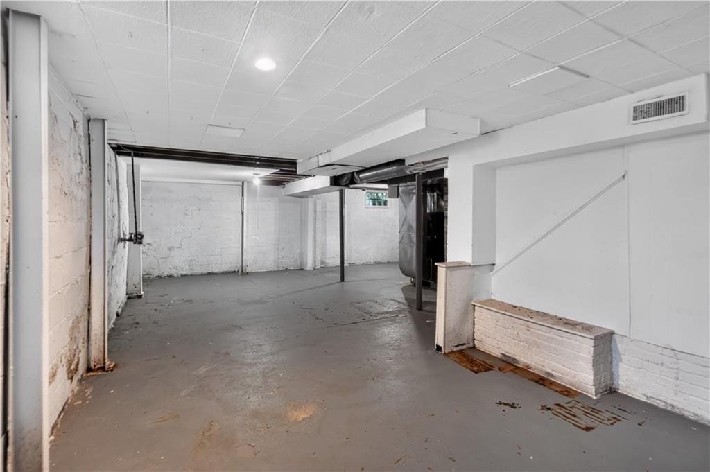2218 S Overton Avenue — photo 26
