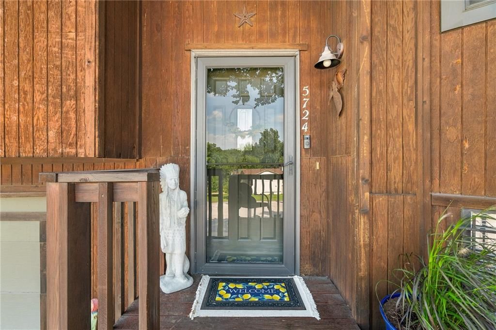 5724 Miami Avenue — photo 4