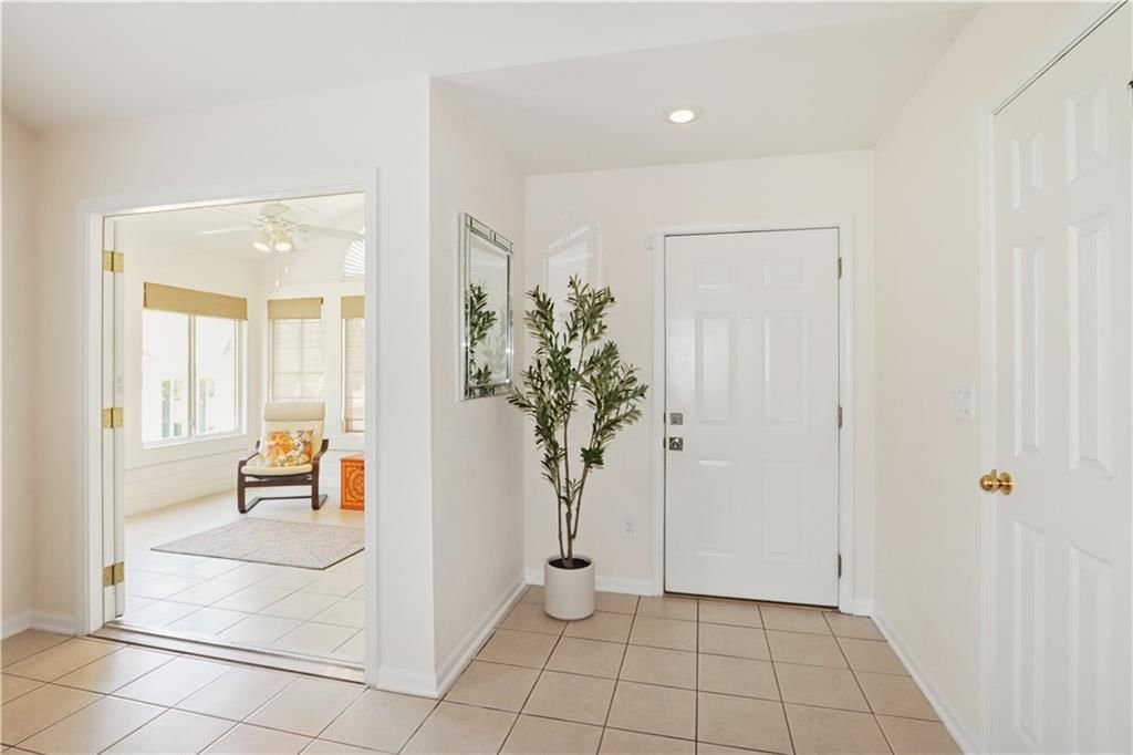 832 NE Devon Drive — photo 3