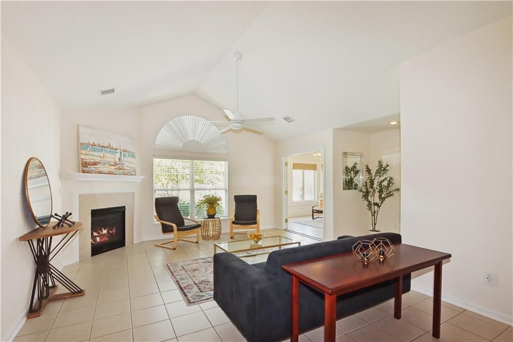 832 NE Devon Drive — photo 6