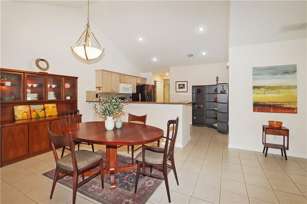 832 NE Devon Drive — photo 9