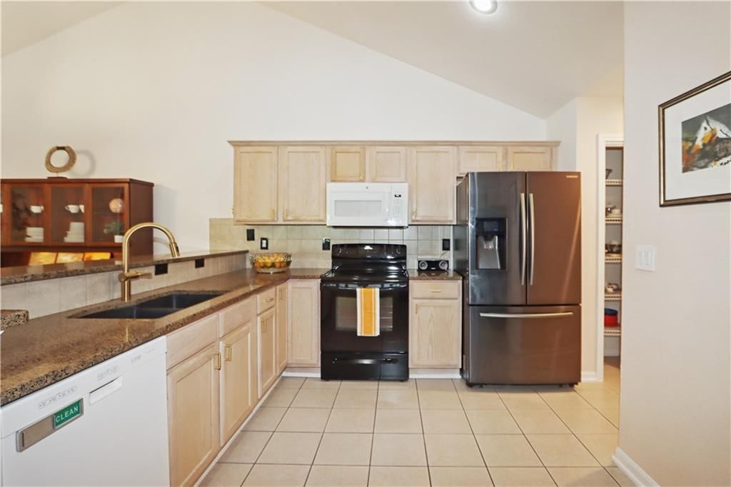 832 NE Devon Drive — photo 10