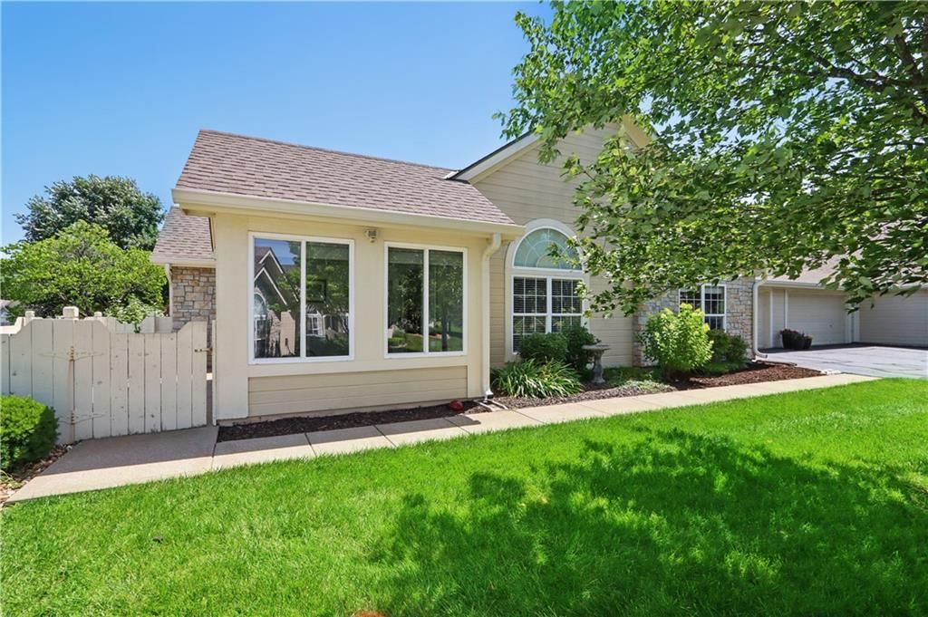 832 NE Devon Drive — photo 22