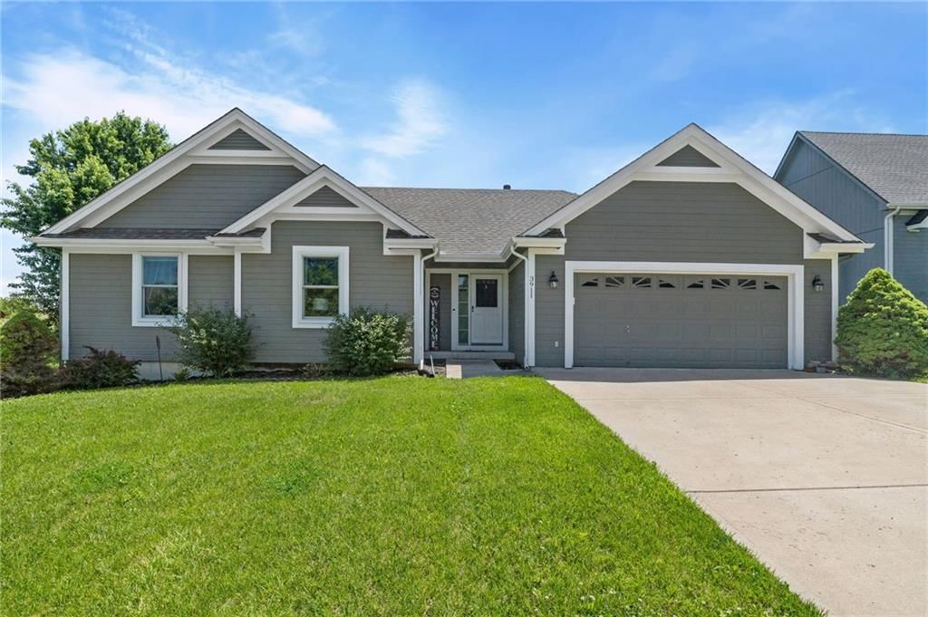 Photo 1 of 40 - 3911 NE 79th Street, Kansas City, MO 64119