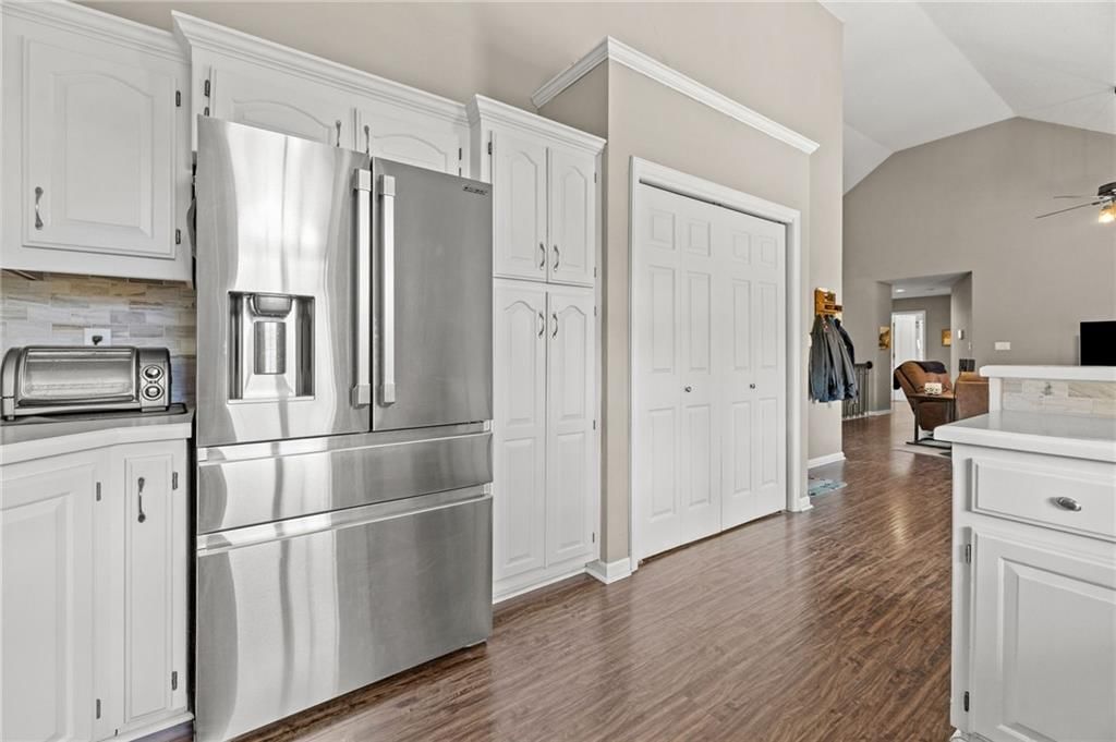 Photo 5 of 40 - 3911 NE 79th Street, Kansas City, MO 64119