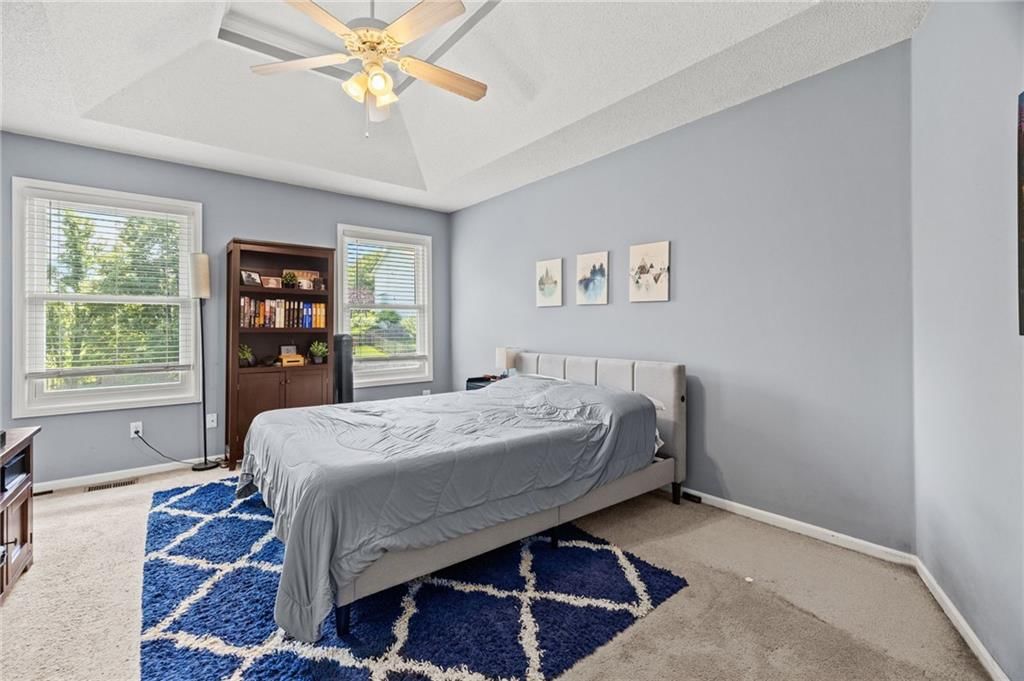 Photo 13 of 40 - 3911 NE 79th Street, Kansas City, MO 64119