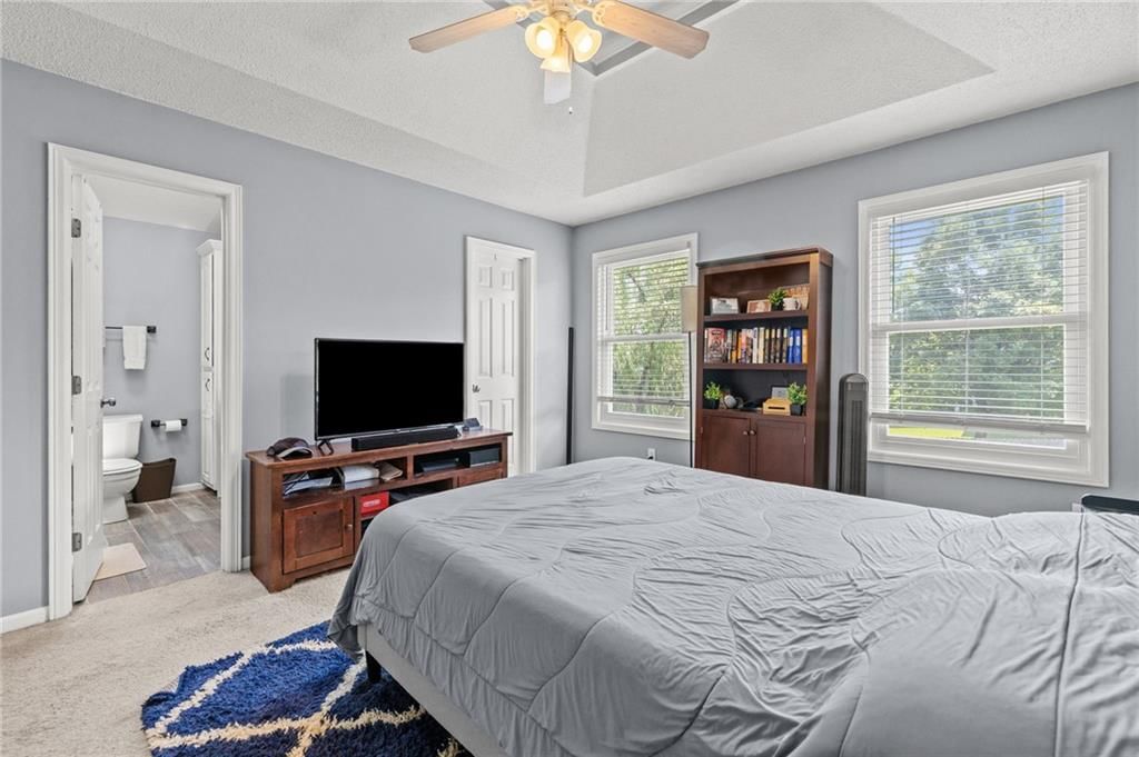 Photo 14 of 40 - 3911 NE 79th Street, Kansas City, MO 64119