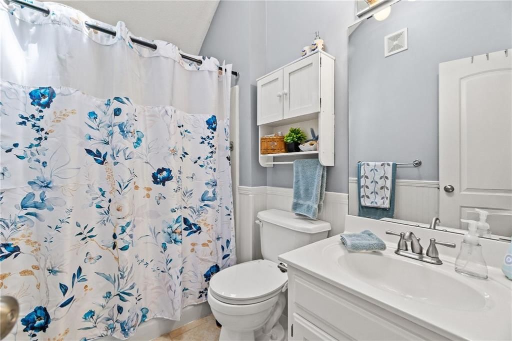 Photo 20 of 40 - 3911 NE 79th Street, Kansas City, MO 64119
