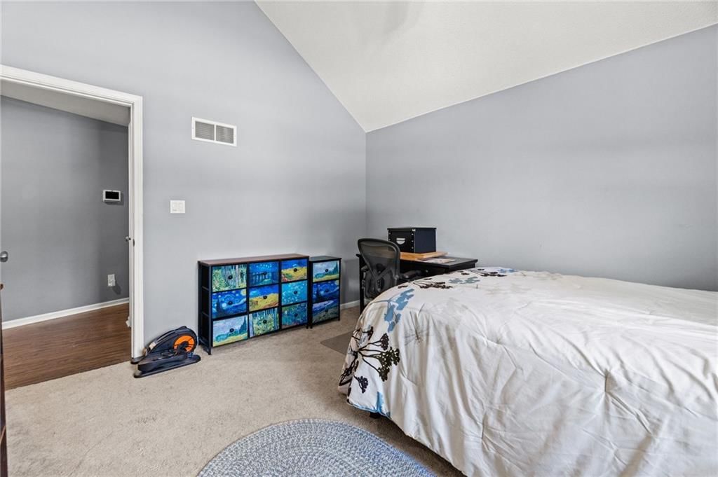 Photo 21 of 40 - 3911 NE 79th Street, Kansas City, MO 64119