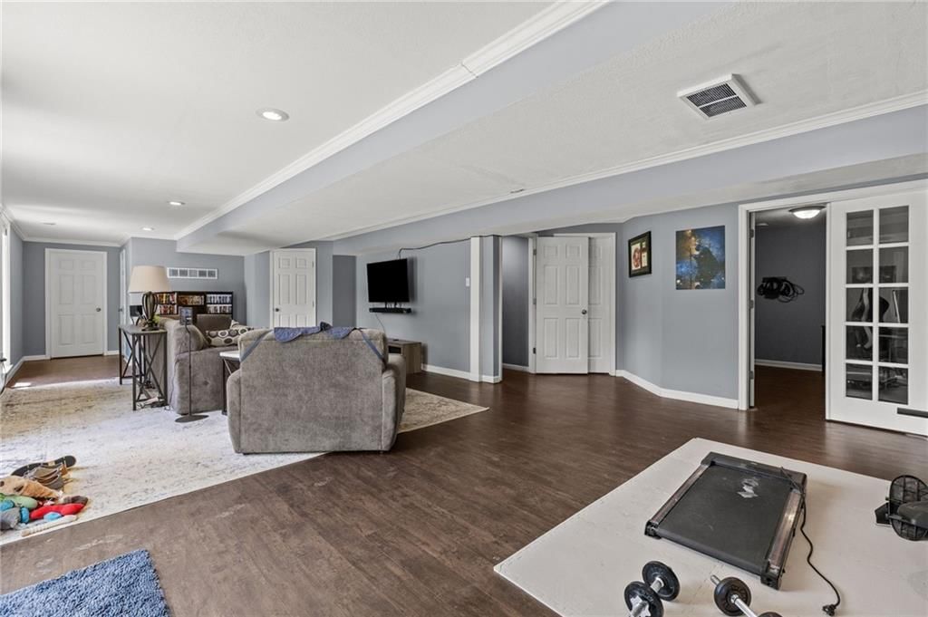 Photo 23 of 40 - 3911 NE 79th Street, Kansas City, MO 64119