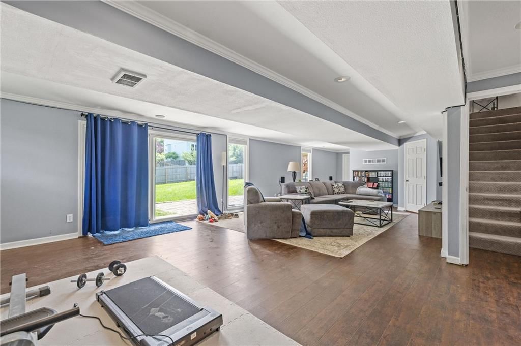 Photo 24 of 40 - 3911 NE 79th Street, Kansas City, MO 64119